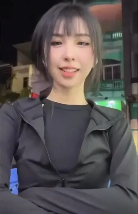 Lộ clip sex hot ig Nguyễn Uyên Trang cưỡi ngựa doggy tê cả bím phần 1