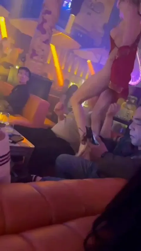 “Lồn ngoài cỡ này thì lồn vợ ở nhà mới là hàng đểu thôi 🙄🙄”