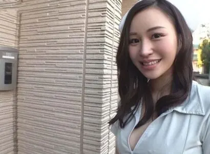 Nữ y tá chữa bệnh sinh lý tại nhà